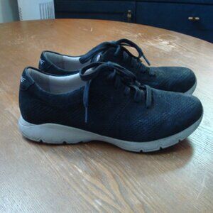 Dansko 39 tennis shoes walking black suede